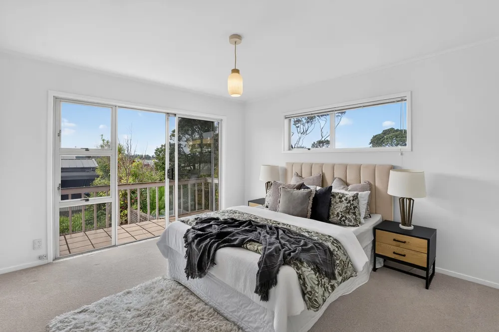 Photos of 393 Riddell Road