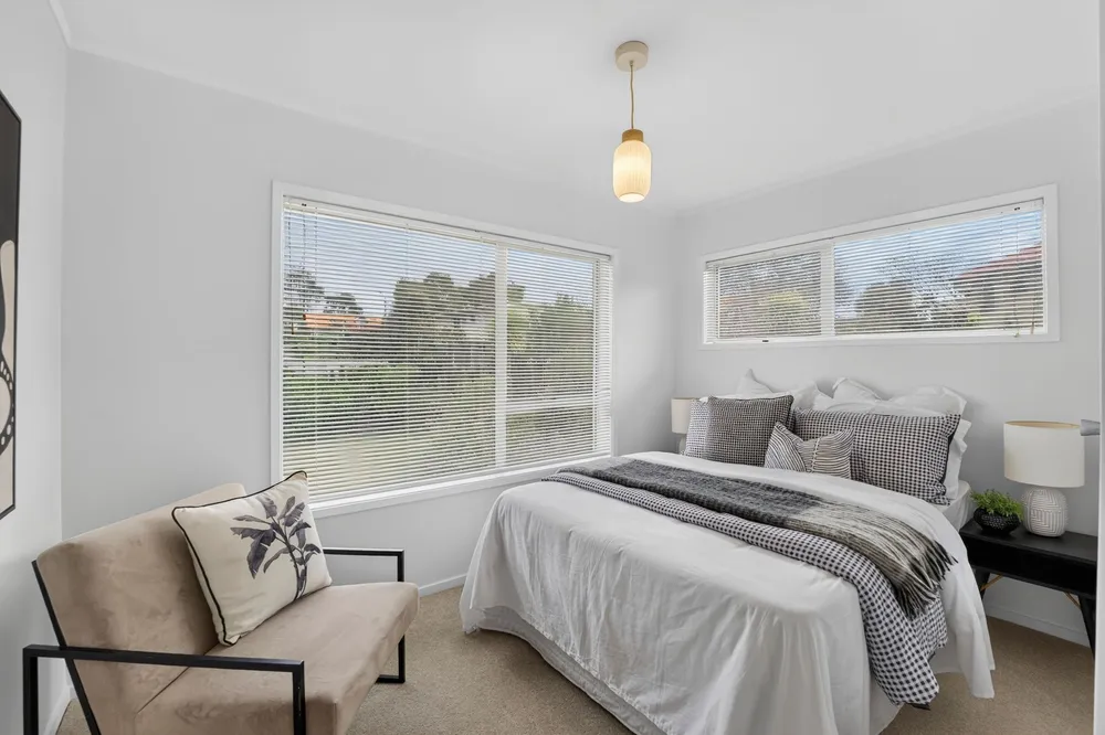 Photos of 393 Riddell Road