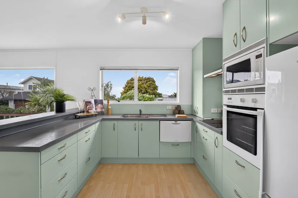 Photos of 393 Riddell Road