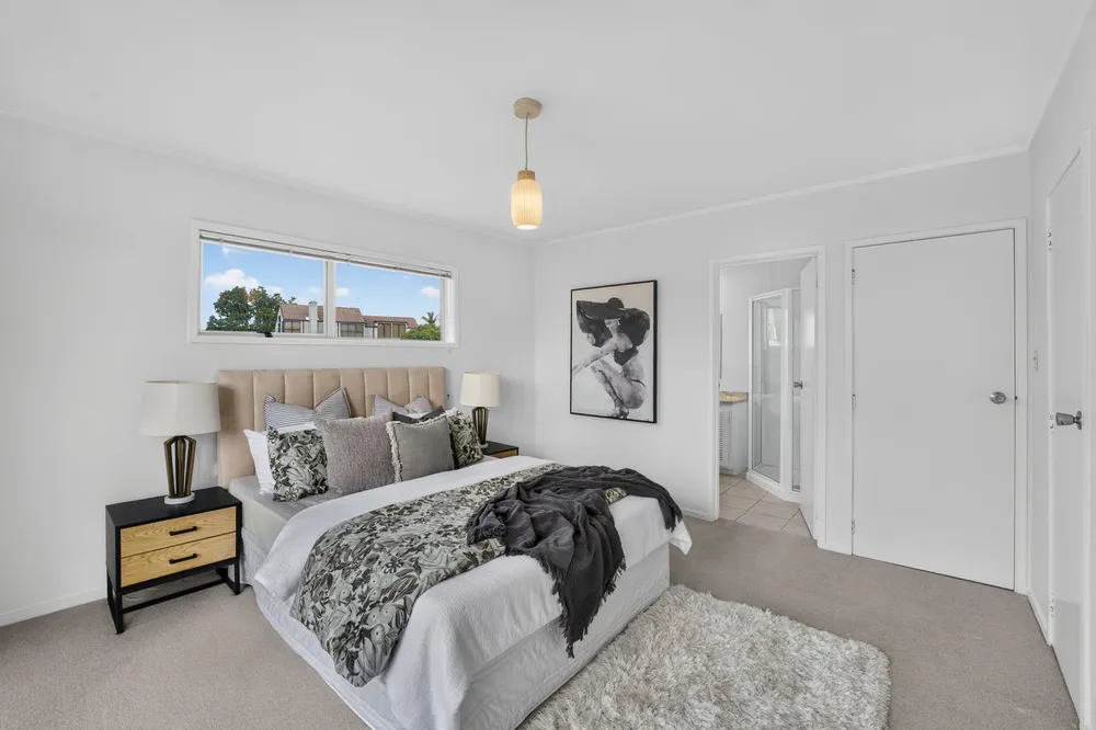Photos of 393 Riddell Road