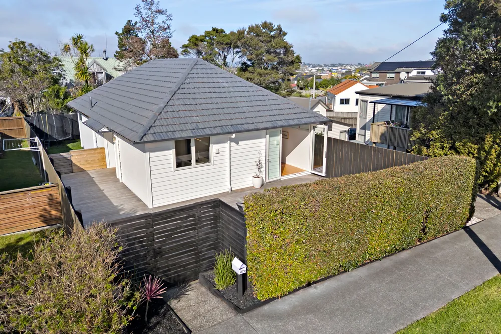 Photos of 27a Castledine Crescent
