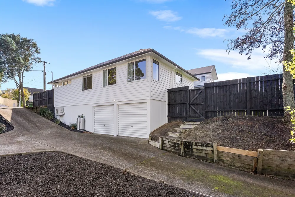 Photos of 27a Castledine Crescent