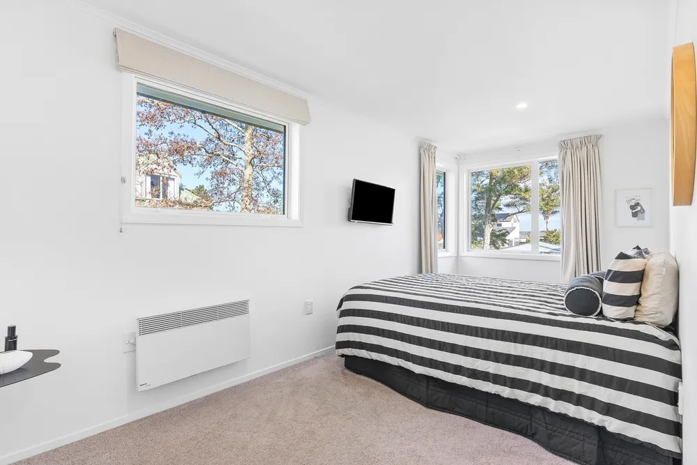 Photos of 27a Castledine Crescent