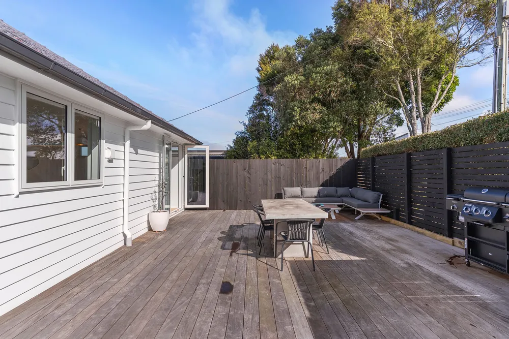 Photos of 27a Castledine Crescent