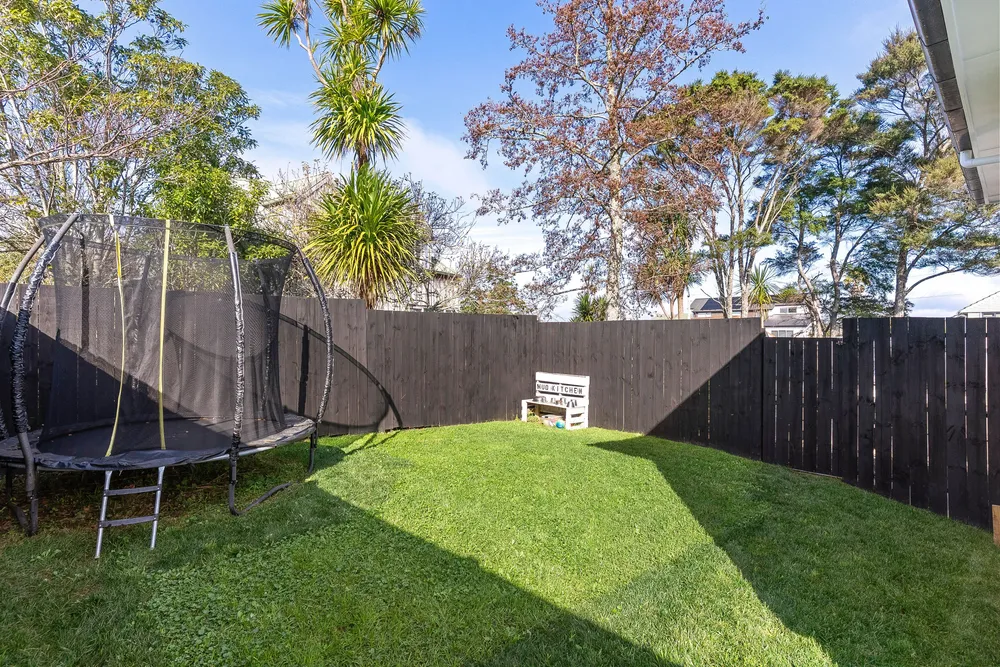 Photos of 27a Castledine Crescent