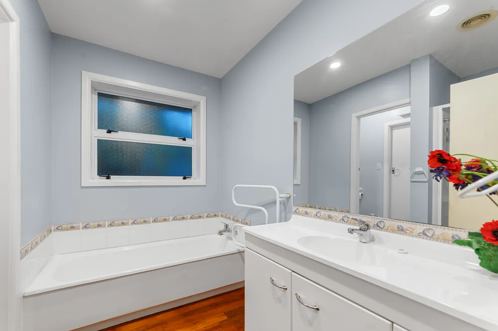 Photos of 20 Carruthers Street