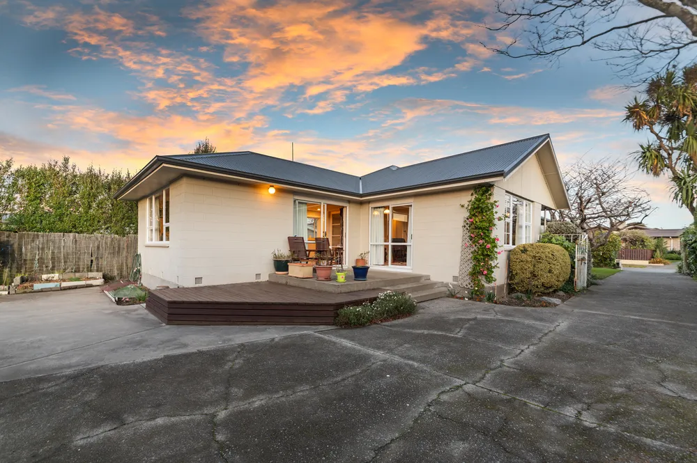 Photos of 20 Carruthers Street