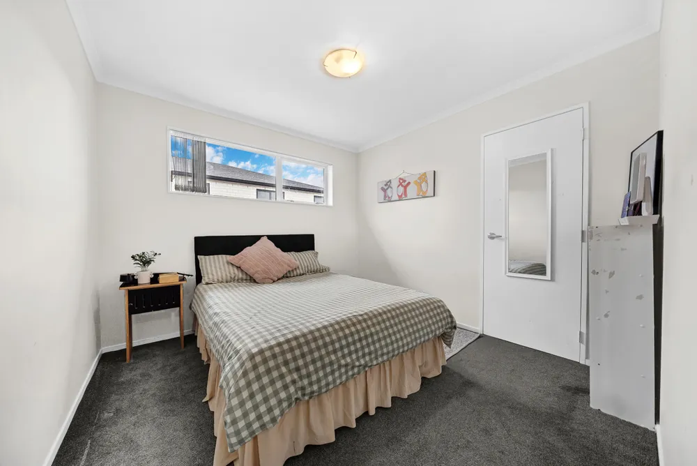 Photos of 33 Hain Avenue
