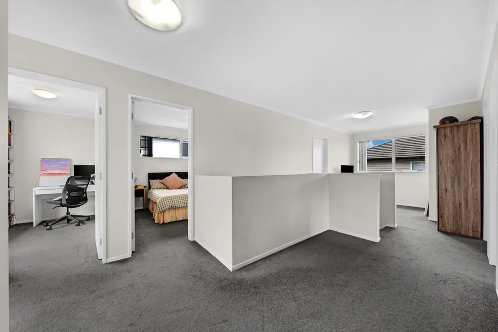 Photos of 33 Hain Avenue