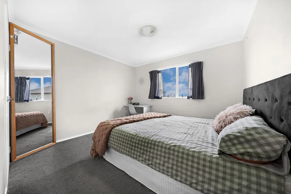 Photos of 33 Hain Avenue
