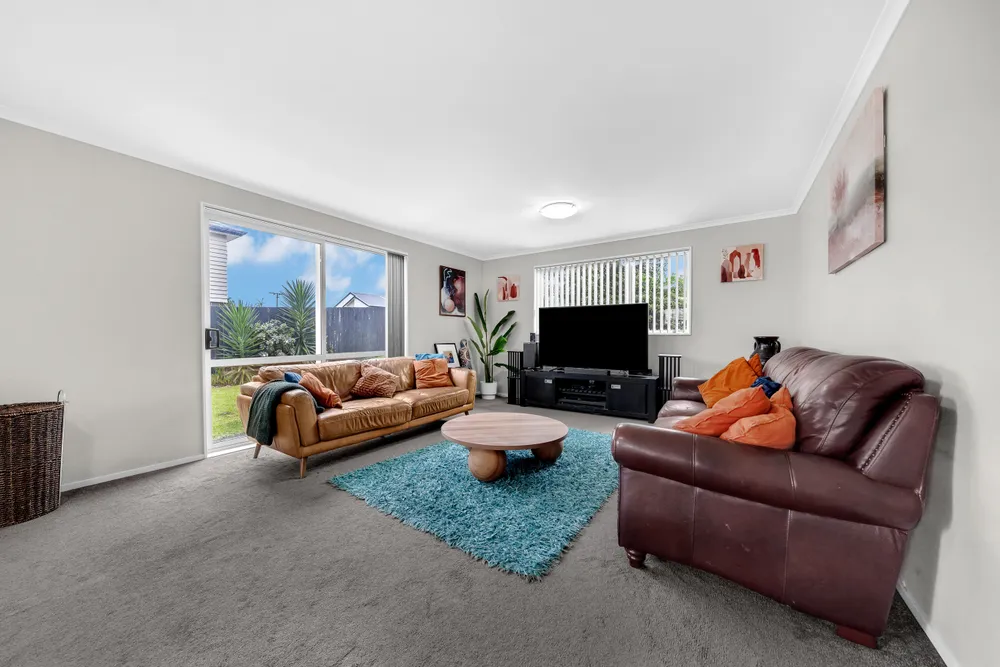 Photos of 33 Hain Avenue