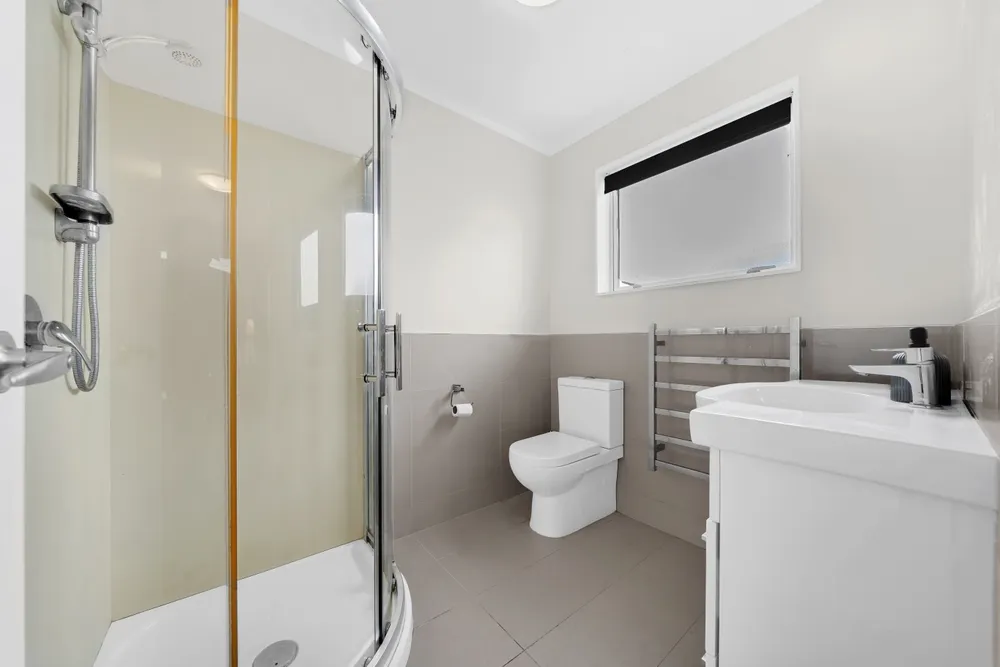Photos of 33 Hain Avenue