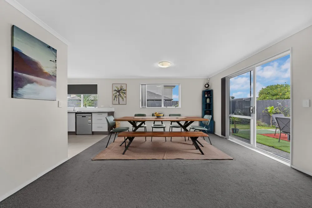 Photos of 33 Hain Avenue