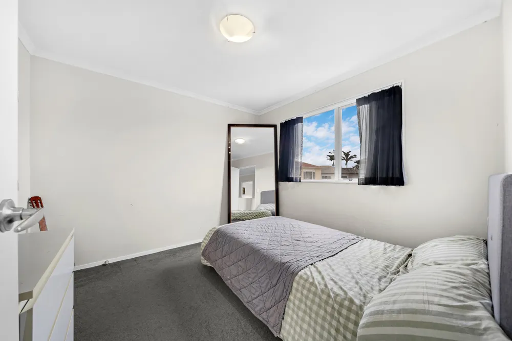 Photos of 33 Hain Avenue