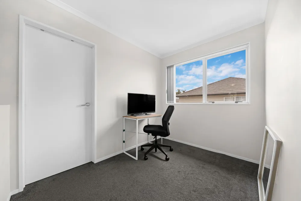 Photos of 33 Hain Avenue