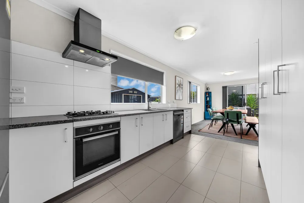 Photos of 33 Hain Avenue