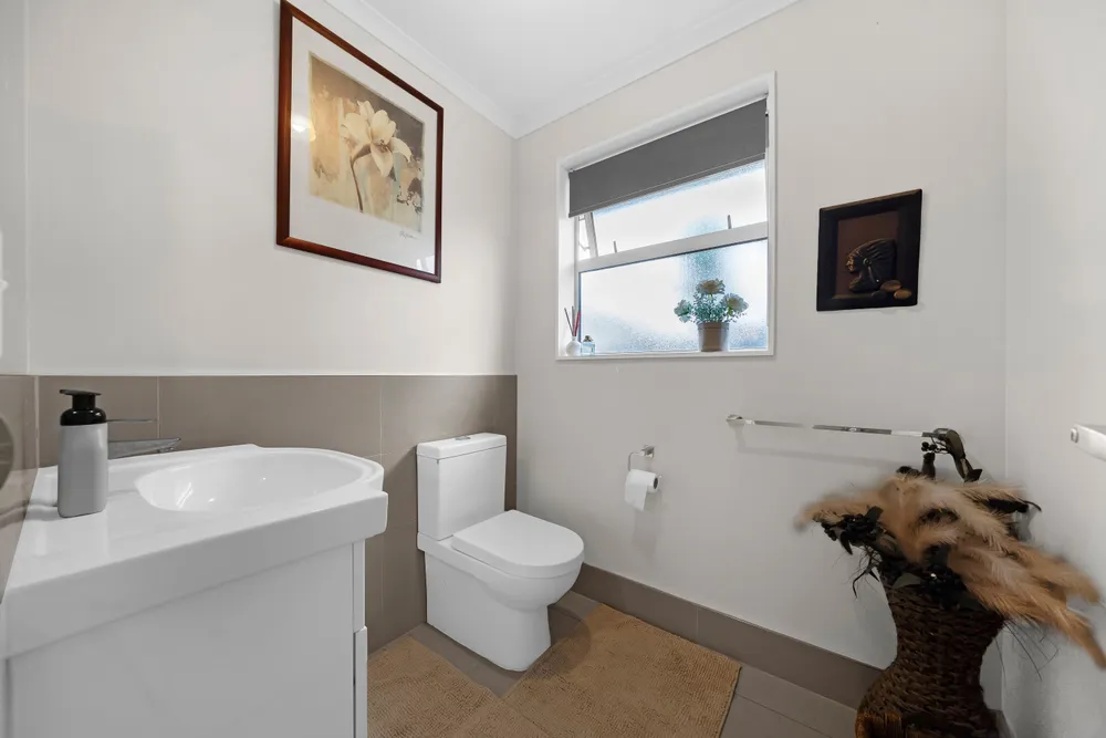 Photos of 33 Hain Avenue