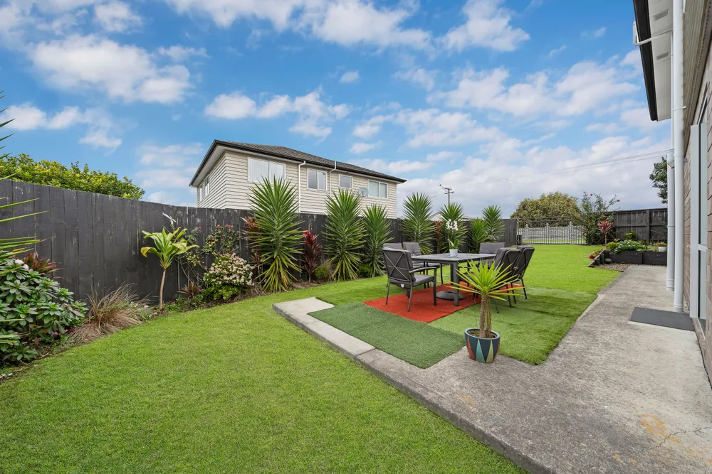 Photos of 33 Hain Avenue