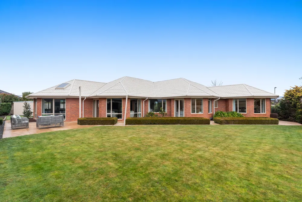Photos of 1 Becmead Drive