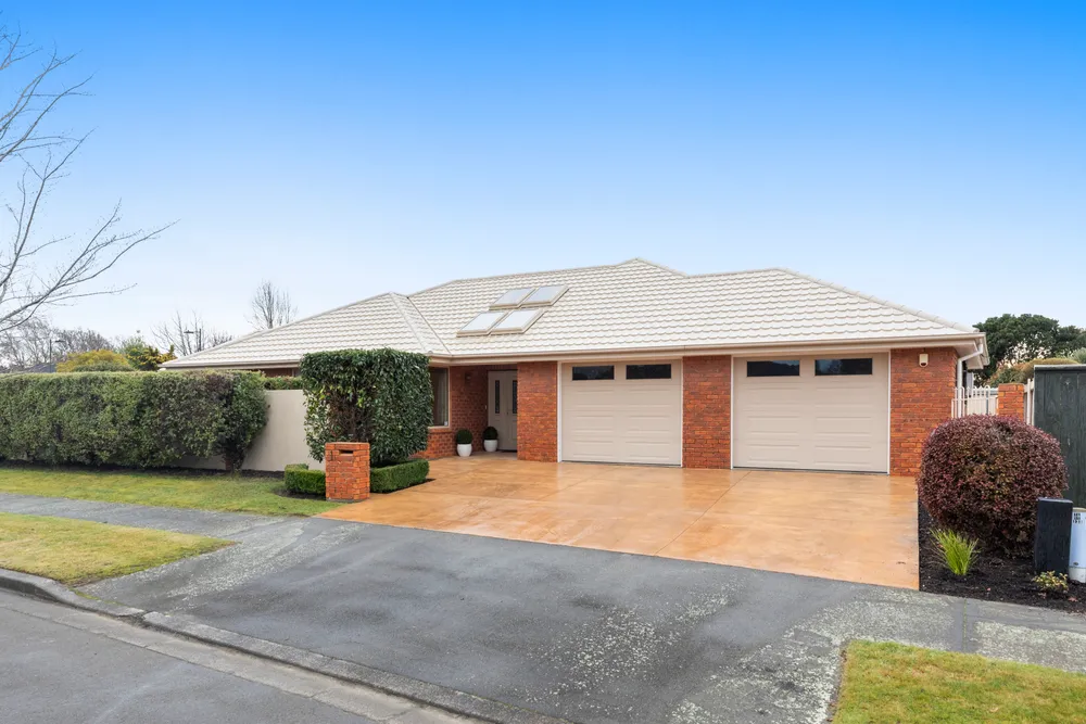 Photos of 1 Becmead Drive