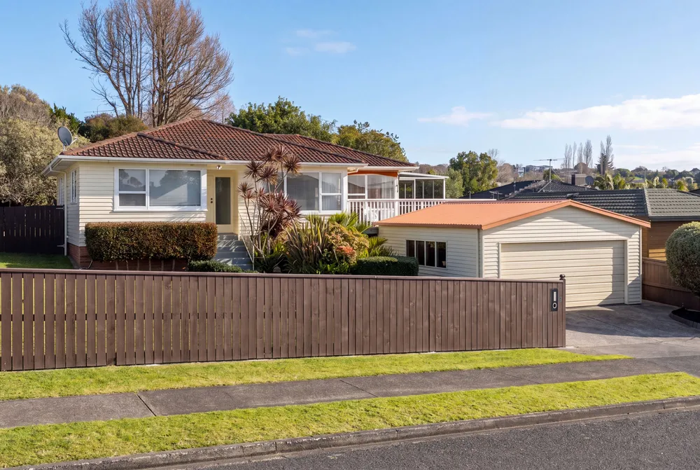 Photos of 3 Fleur Avenue
