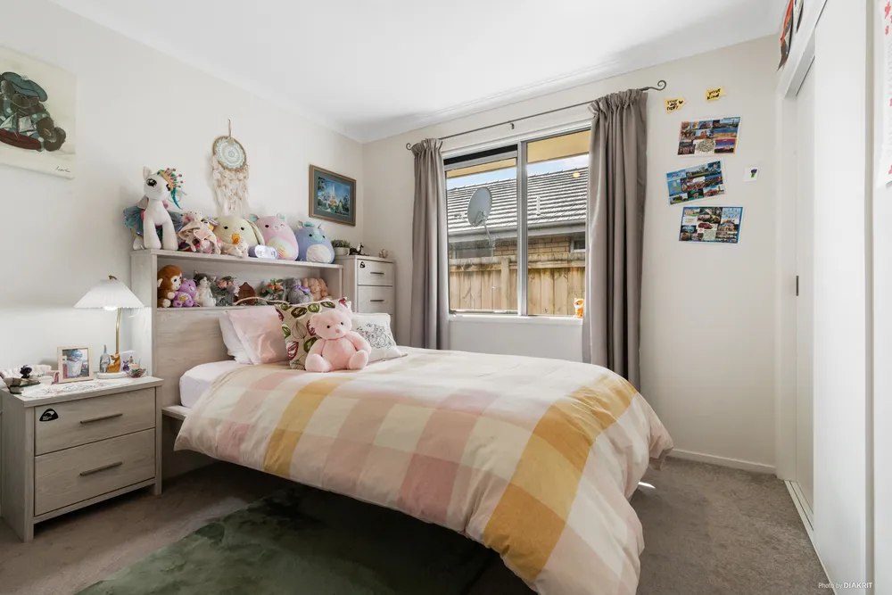 Photos of 15 Perla Road
