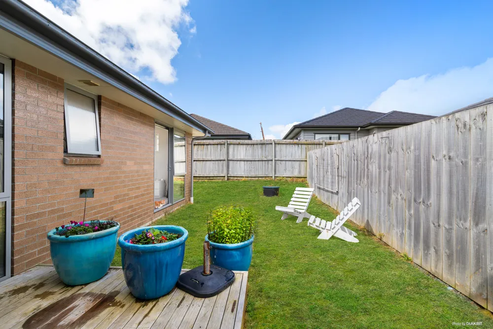 Photos of 15 Perla Road