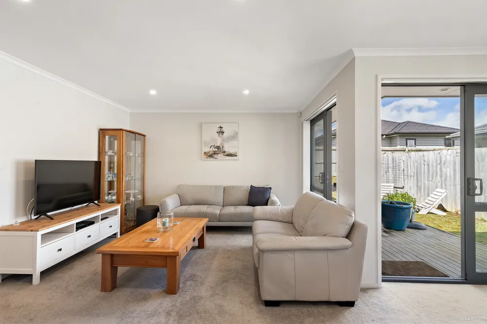 Photos of 15 Perla Road
