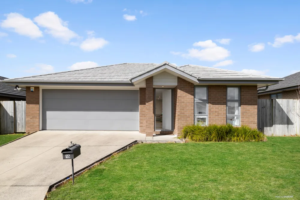 Photos of 15 Perla Road