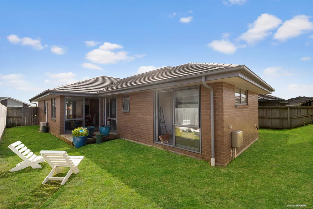Photos of 15 Perla Road