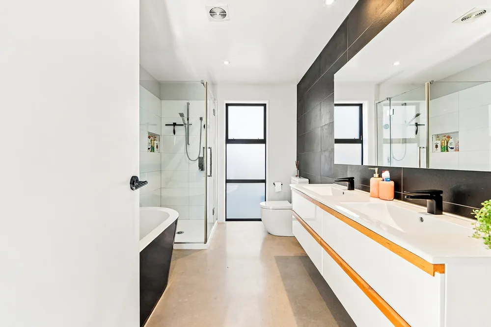 Photos of 62 Birchs Road