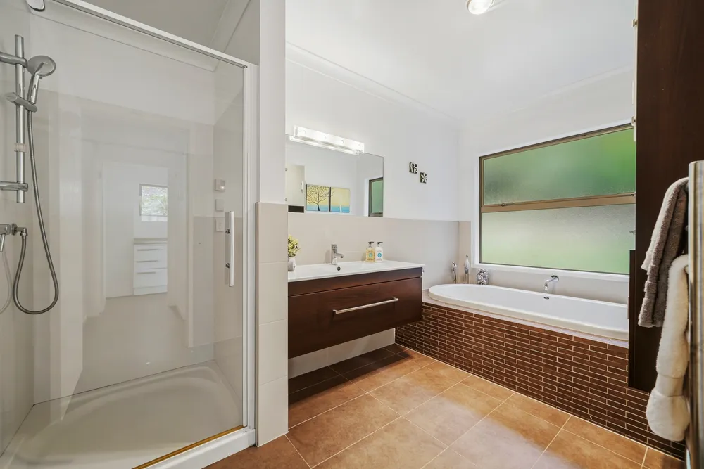Photos of 92B Scott Road