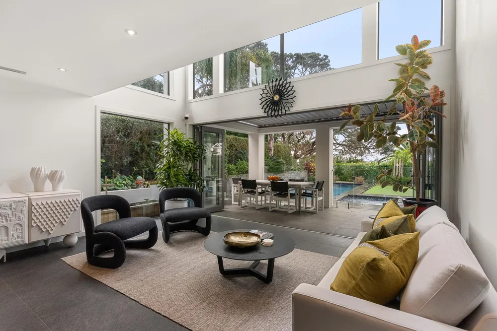Photos of 117B St Stephens Avenue