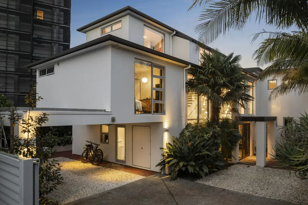 Photos of 117B St Stephens Avenue