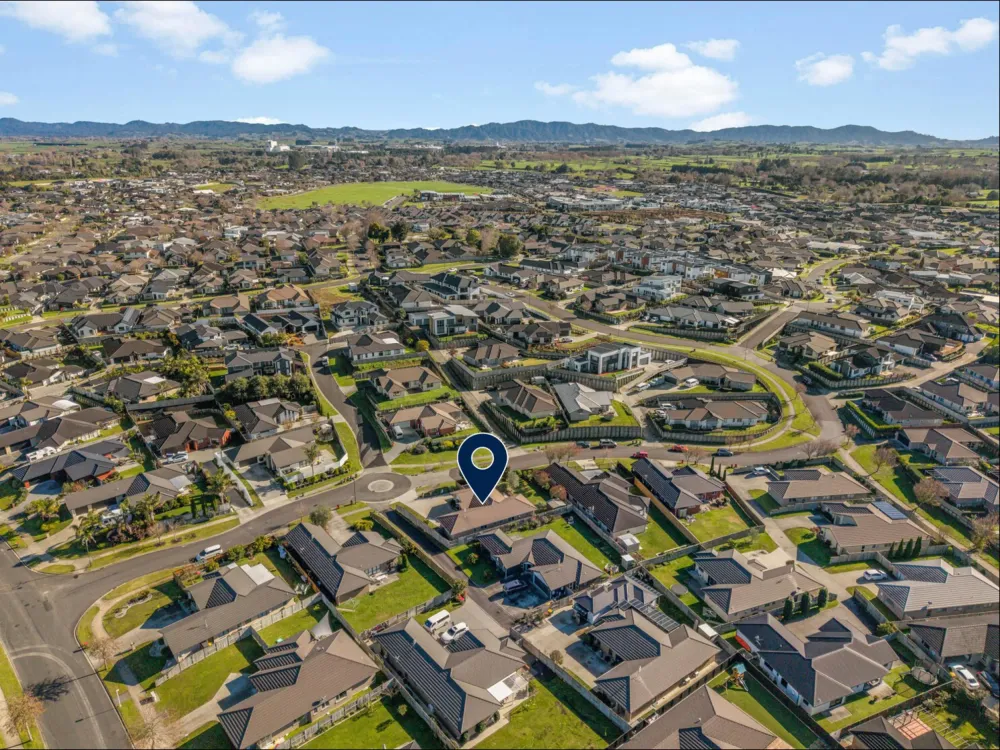 Photos of 12 Sylvester Crescent