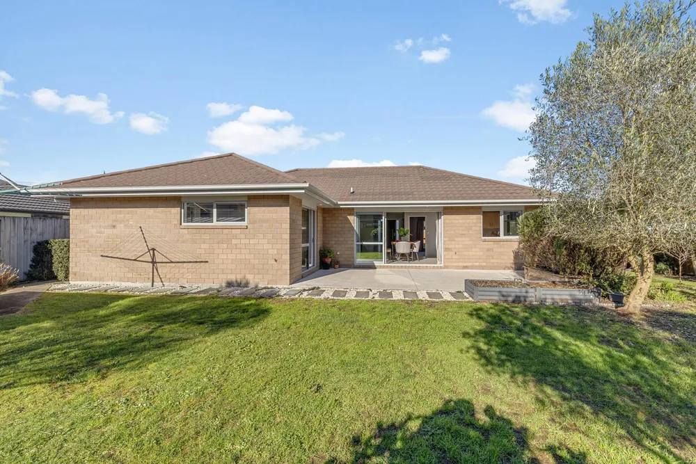 Photos of 12 Sylvester Crescent