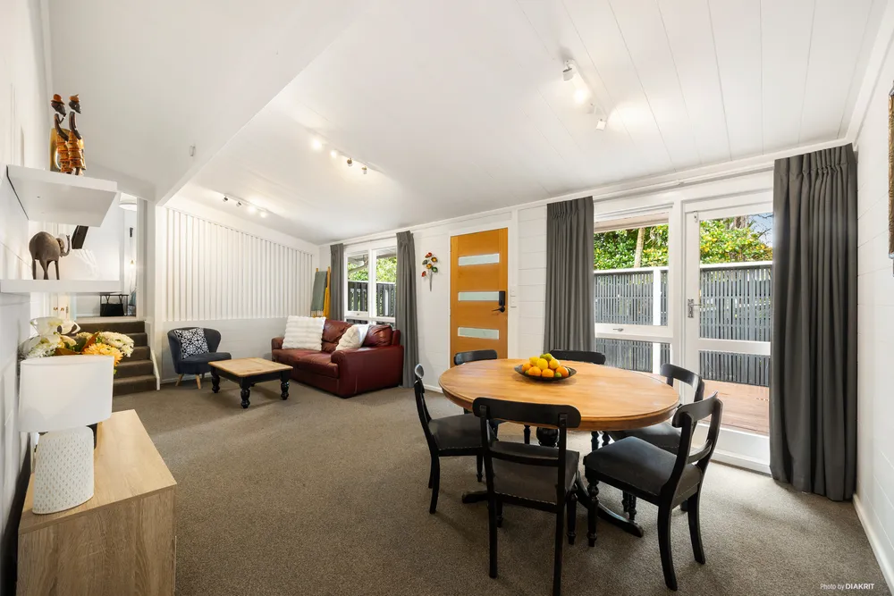 Photos of 2/2 Claude Road