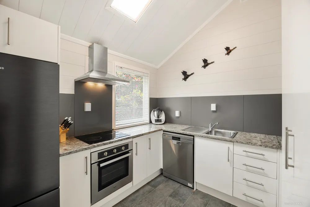 Photos of 2/2 Claude Road