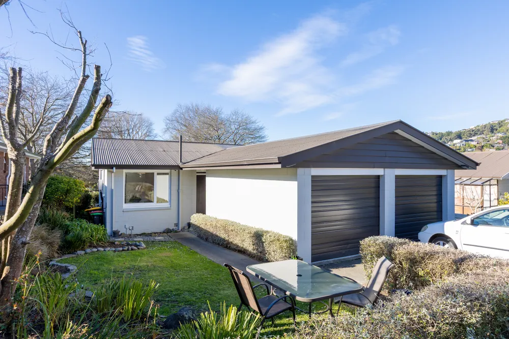 Photos of 22 Gunns Crescent