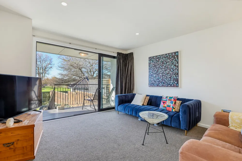 Photos of 22 Gunns Crescent