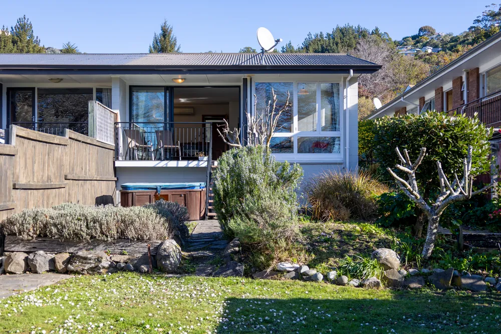 Photos of 22 Gunns Crescent