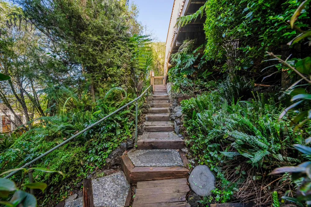 Photos of 18A Mainston Road