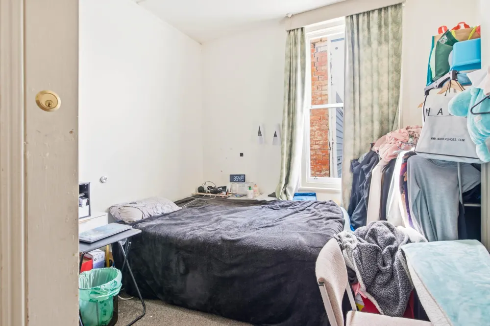 Photos of 11 Lees Street
