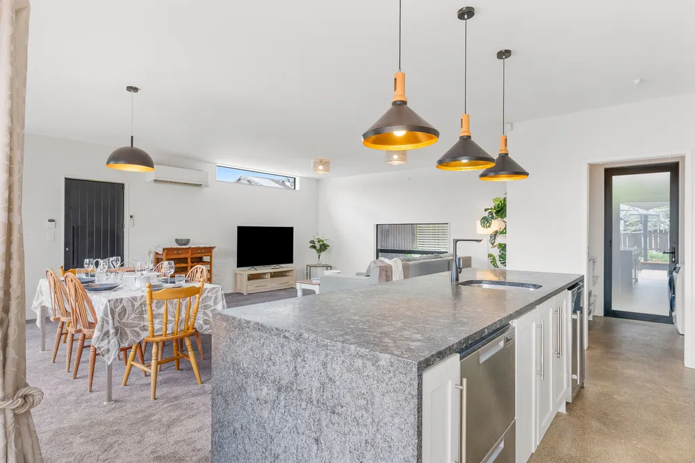 Photos of 2/10 Etherton Drive