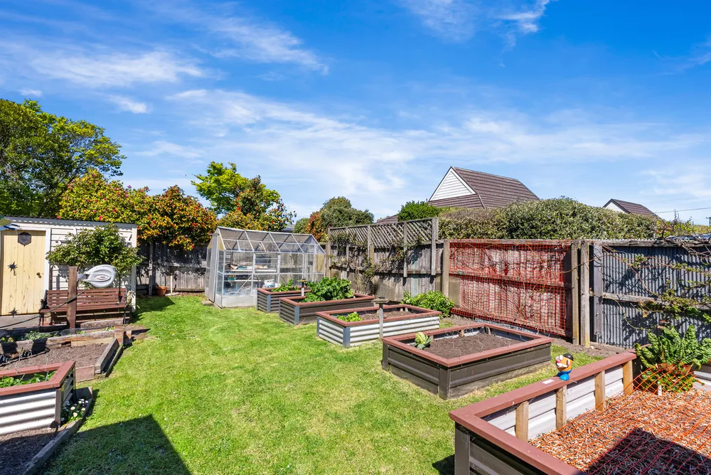 Photos of 27 Greenpark Street