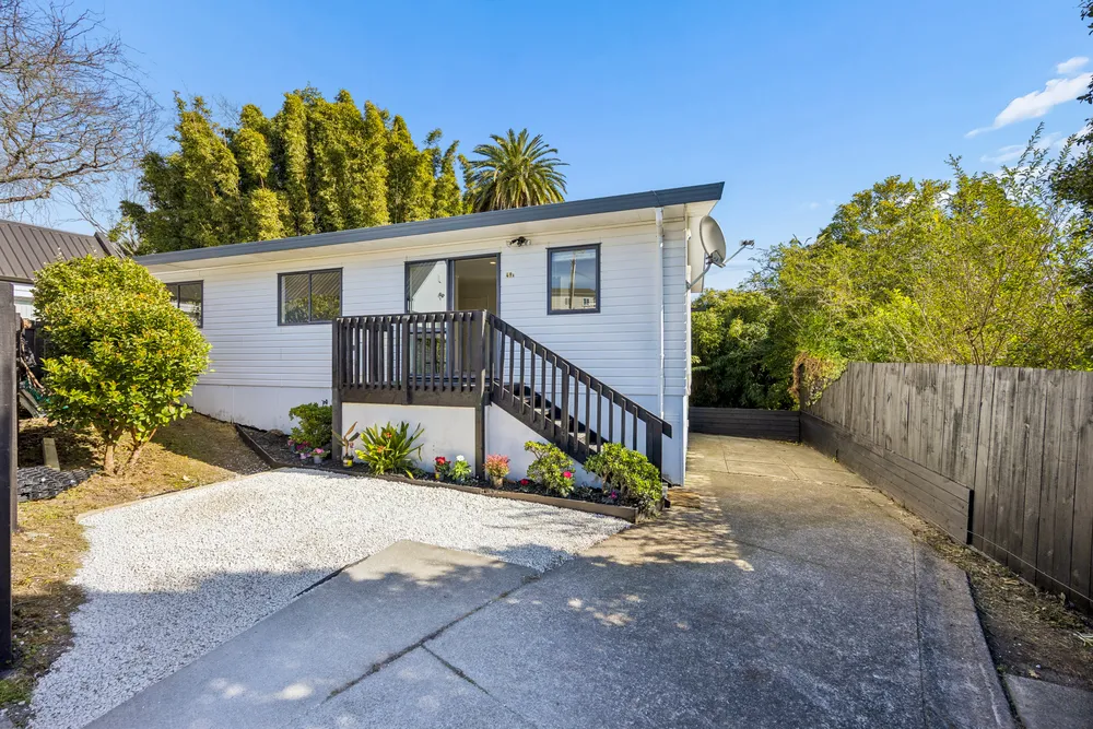 Photos of 49A Clayburn Road
