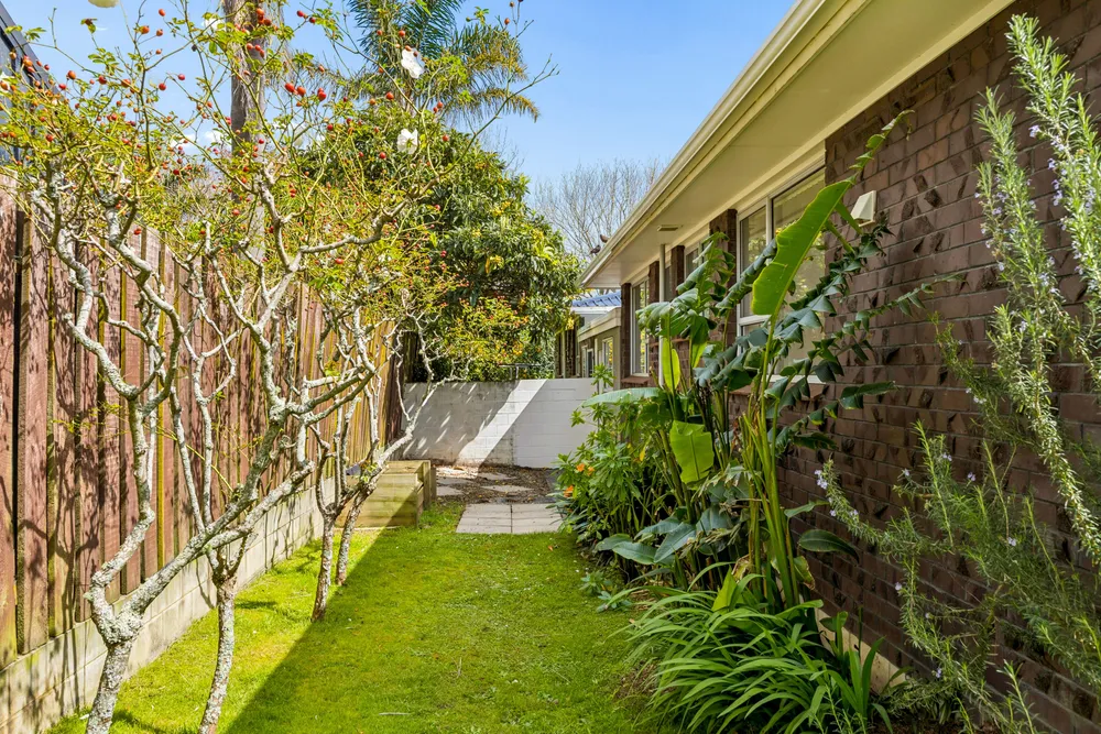 Photos of 2/4 Aylmer Court