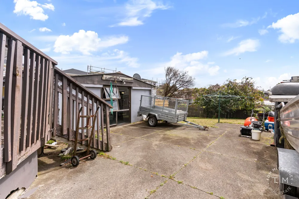 Photos of 23 Olive Crescent