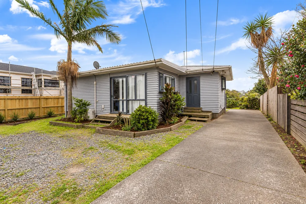 Photos of 23 Olive Crescent