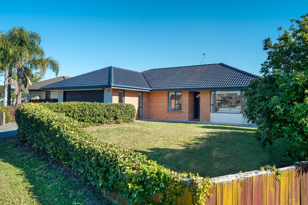 Photos of 10 Frank Bunce Grove